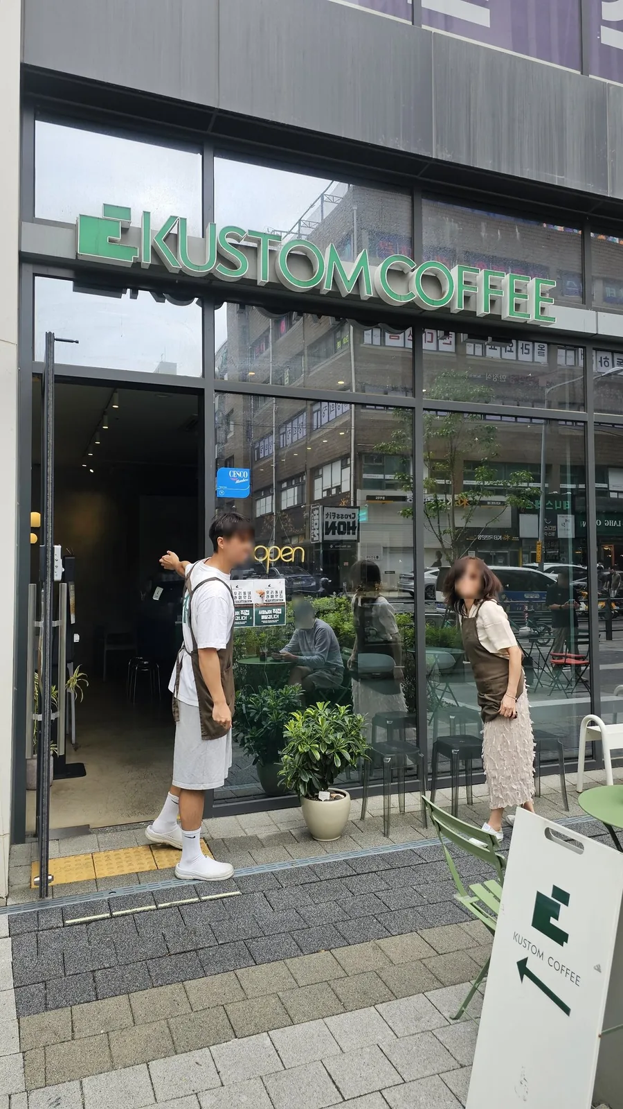 Kustom Coffee in Yeouido: Honest Review of Their Lattes